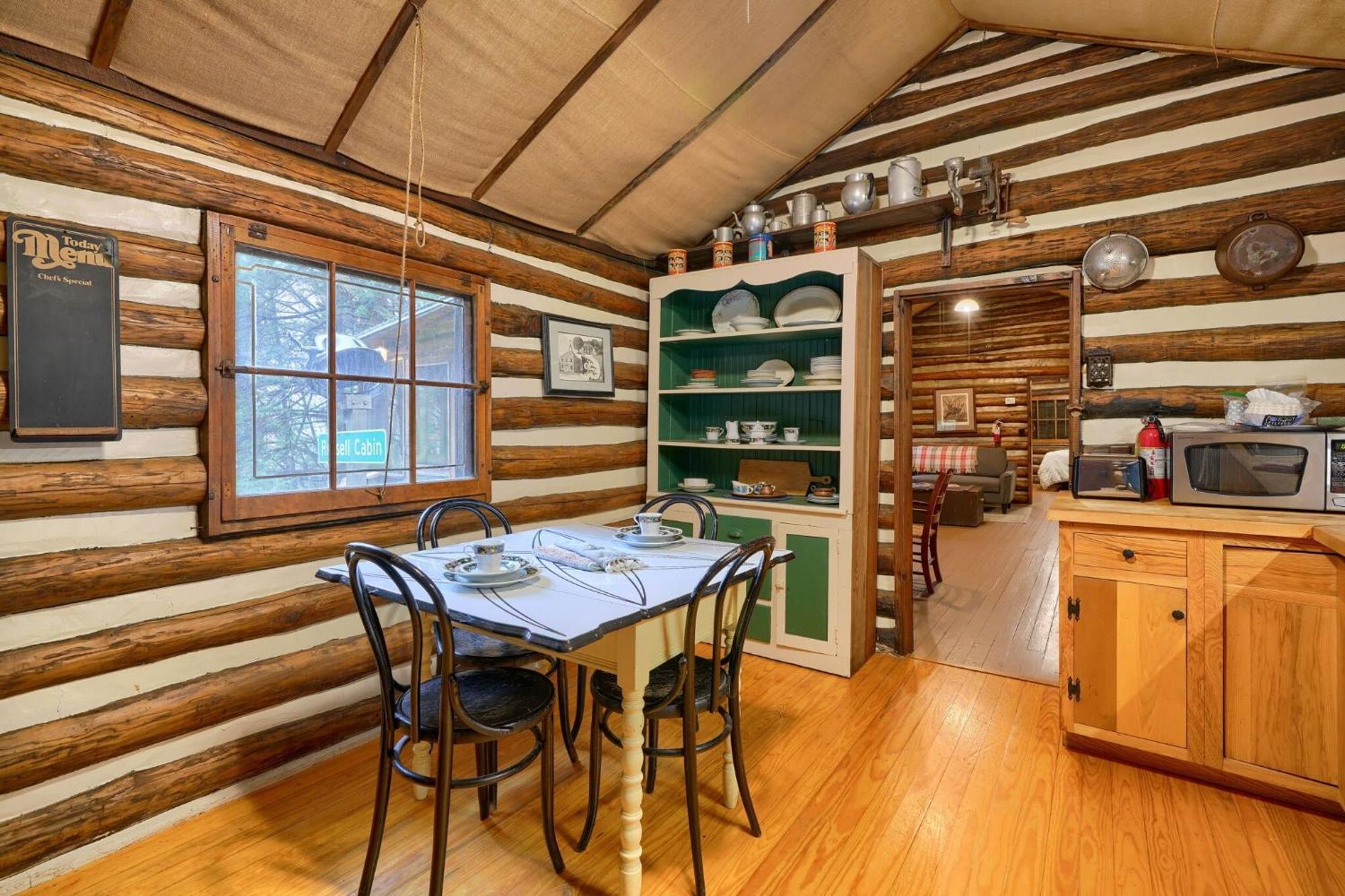 Russell Cabin Logan Extérieur photo