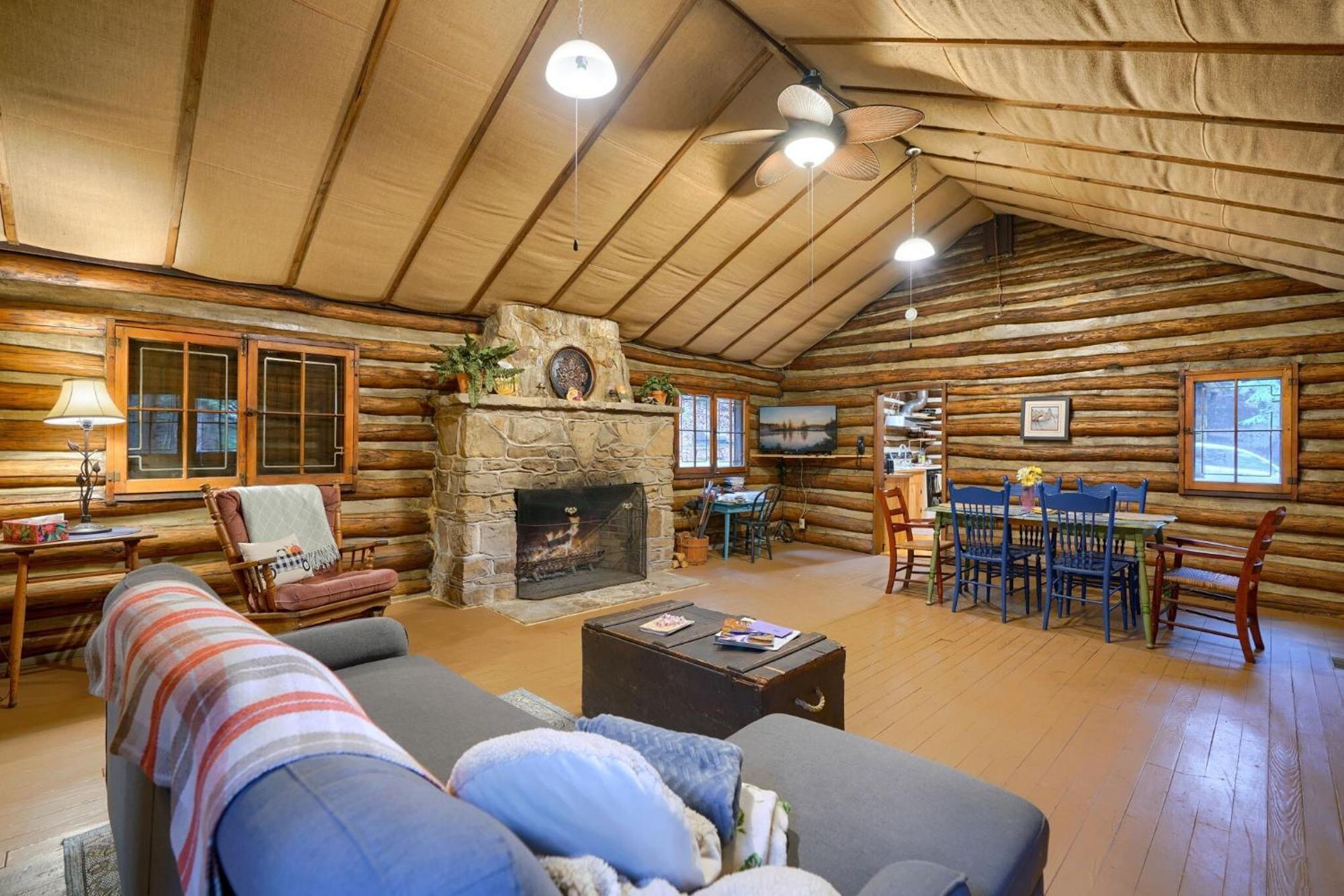 Russell Cabin Logan Extérieur photo